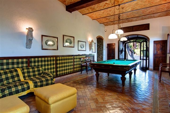 7 bedrooms house for sale in Arezzo, Italy