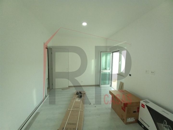 3 bedrooms apartment for sale in Amora, Portugal