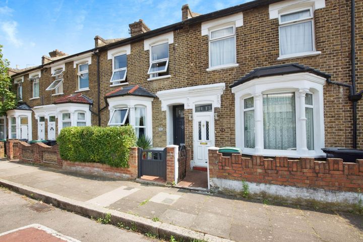 3 bedrooms house for sale in London, United Kingdom